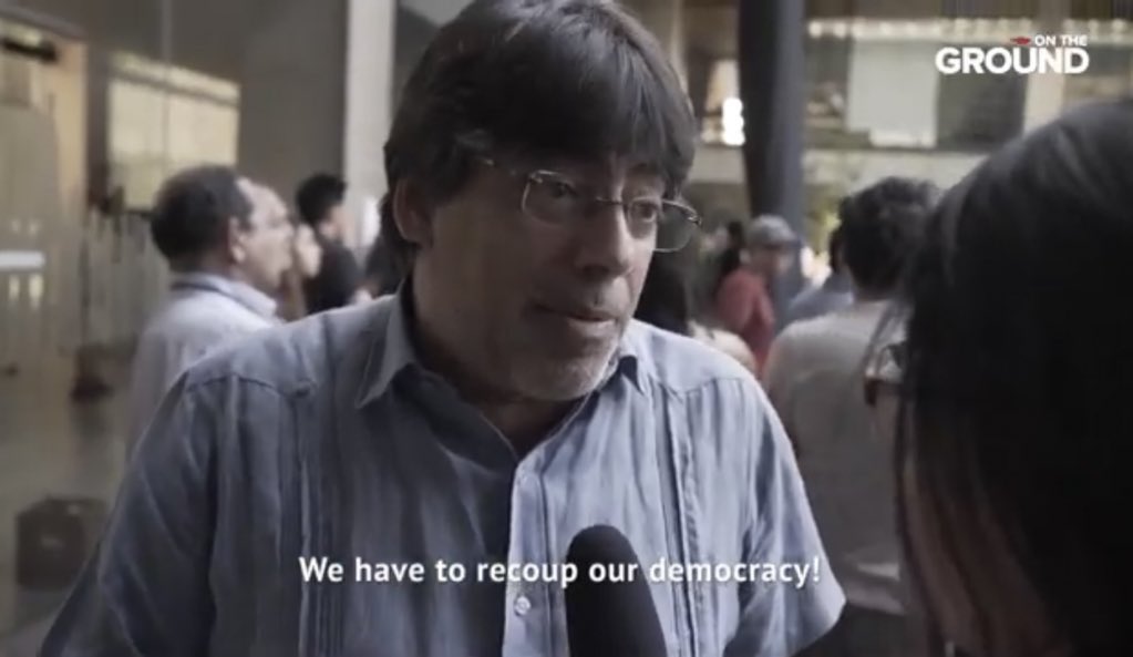 RomperElCerco's tweet photo. “#Chile awakens. The end of the neoliberal ‘miracle’” is the first of two @redfishstream episodes in which I had the opportunity to participate dismantling the false ideas of the “success” of neoliberalism.

✊🏽✨You can find it here: https://t.co/7onsRVsrTh https://t.co/vEm2IVU7J8