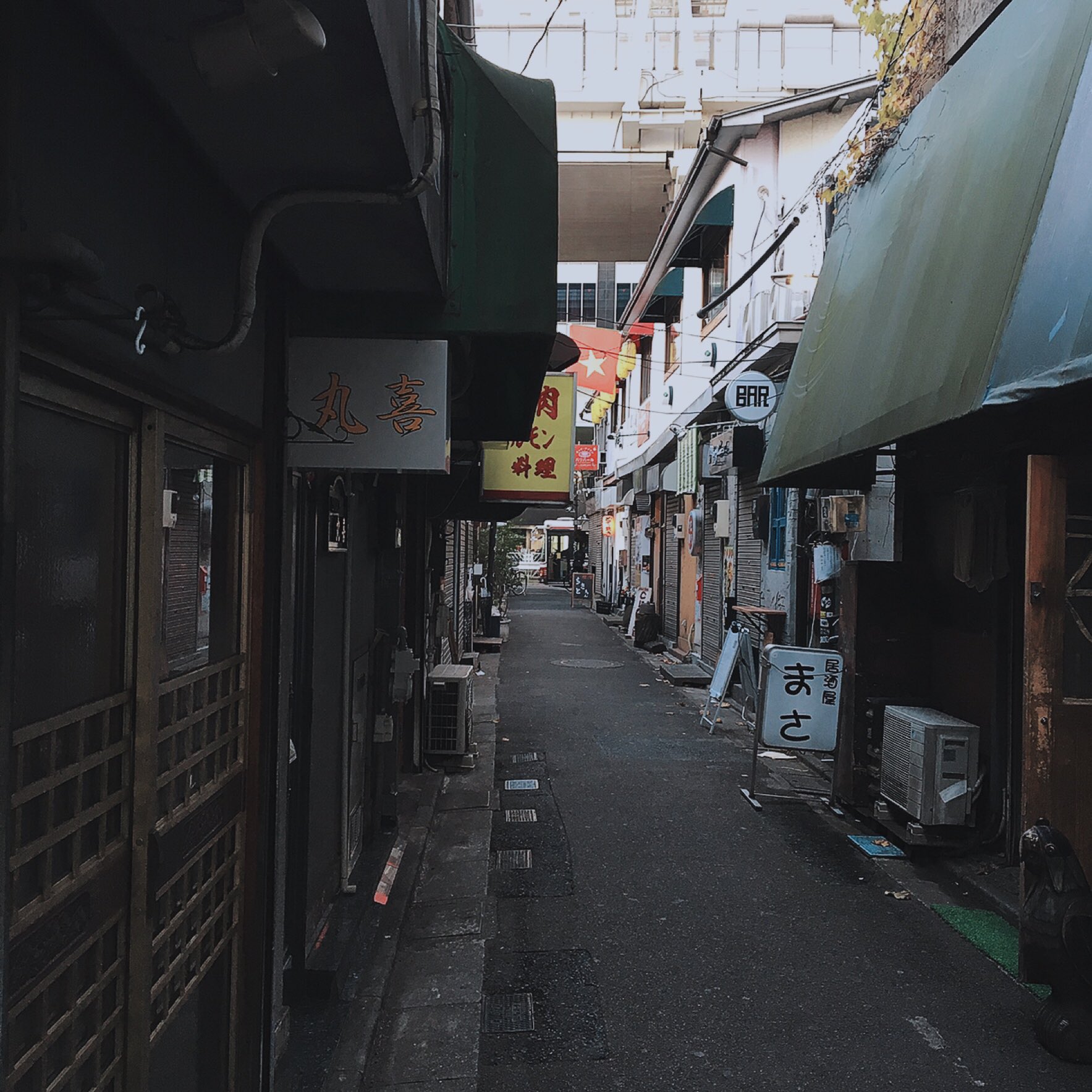 夜の路地裏　コンプセット 濃紺色。 on X: 