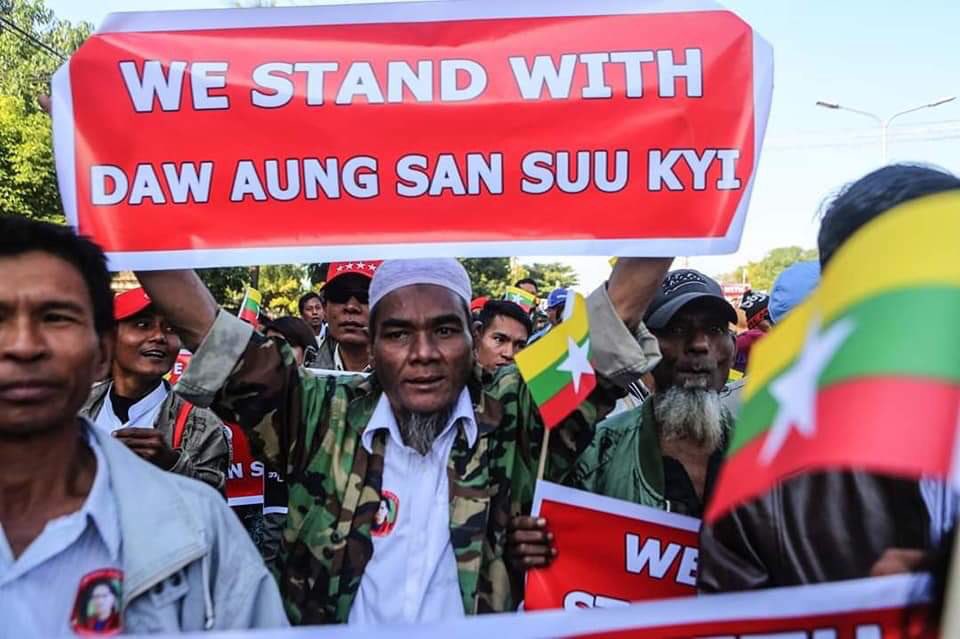 tony_yu_life's tweet photo. All the religions in Myanmar are supporting our leader. We trust our leader. We wish the world to know the truth that had happened in Rakhine State
#WeStandWithYouAungSanSuKyi 
#WeStandWithDawAungSanSuuKyi https://t.co/ASq3NoqoEH