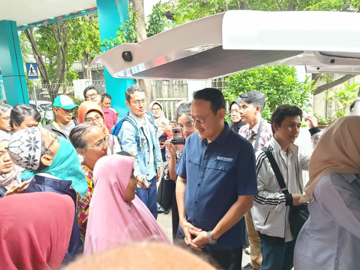 dewindutmanik's tweet photo. MCS Goes to Village, MCS Around City, MCS Hi Customer, MCS Corporate Gathering, MCS juga hadir di Car Free Day..

Wah namanya keren2 kan.. sekeren pelayanannya juga.. #BPJSJemputBola https://t.co/19zV1HISdv