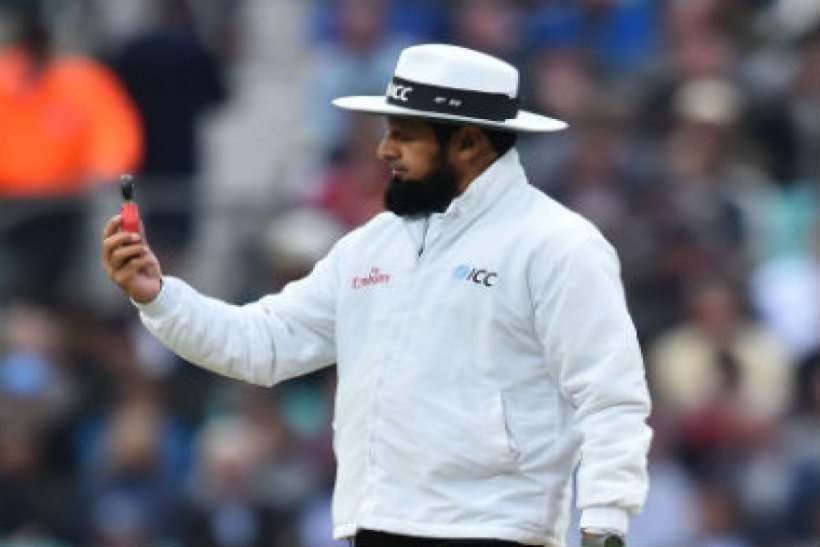 Ceylon24's tweet photo. #Congratulations.
Pakistan's Aleem Dar @AleemDarUmpire set to surpass Steve Bucknor's record for most Tests as umpire
#AUSvNZ
#UvaizurRahmanAAL #Attorney #Commentater with #SteveBucknor.
#AleemDar https://t.co/NC27N6DJK4