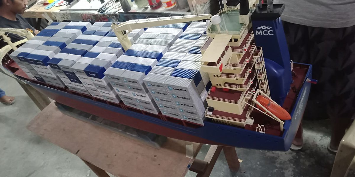 modelworkdirect's tweet image. Handmade Shipping container made by hand. This was the First prototype use to create a Shipping Container MOLD. Fine Detailing and intricate Craftsmanship. Call us 1-844-8MODELS or Visit us on Web @ modelworksdirect.com
#CustomShipModel #WeBuild #CustomModels #Modelworks