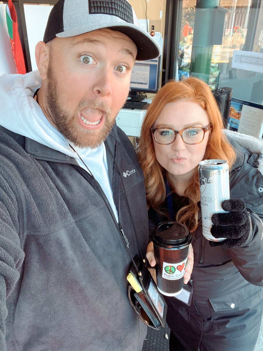 MeganCBallard's tweet photo. Just another awesome Wednesday with a few of my favorite people!! 🖤

I remember a year or so ago having a job that I couldn’t stand. I remember dreading every shift I had to work, to the point I stayed miserable. Flash forward to today, I LOVE MY JOB, I LOVE MAKING A DIFFERENCE https://t.co/9gQZX3oiDN