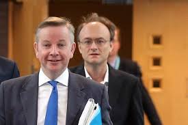 6/ The same men —  #Gove &  #Cummings — who devised  #Brexit also commanded a massive expansion of  #academy schools, handing control of many of our children’s schools to big Tory funders. https://www.opendemocracy.net/en/shine-a-light/revealed-the-brexit-backing-businessmen-taking-control-of-englands-schools/