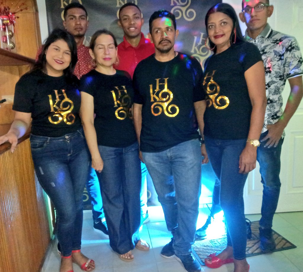 MarcellMME's tweet photo. Trabajando y aportando un granito de arena a la creación de empleo con mi Agencia @marcellmodels #GloriaADios #lanzamientoMarcaKHDiseños @IvanDuque #Valledupar https://t.co/3OkDbHZvto