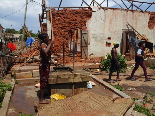 moustafdialodk2's tweet photo. + 2,600 affected pple in Soalal, Diana &amp; Melaky 
+2,300 homeless
5 people dead
+700 huts destroyed or damaged
Damage &amp; destruction on public facilities 

These are the latest figures from cyclone #Belna in #Madagascar

#RedCross is on the ground participating to relief efforts https://t.co/lrb2y6oRiA
