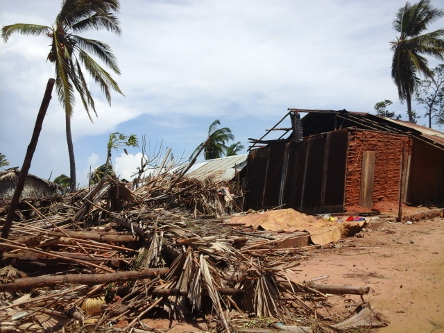 moustafdialodk2's tweet photo. + 2,600 affected pple in Soalal, Diana &amp; Melaky 
+2,300 homeless
5 people dead
+700 huts destroyed or damaged
Damage &amp; destruction on public facilities 

These are the latest figures from cyclone #Belna in #Madagascar

#RedCross is on the ground participating to relief efforts https://t.co/lrb2y6oRiA