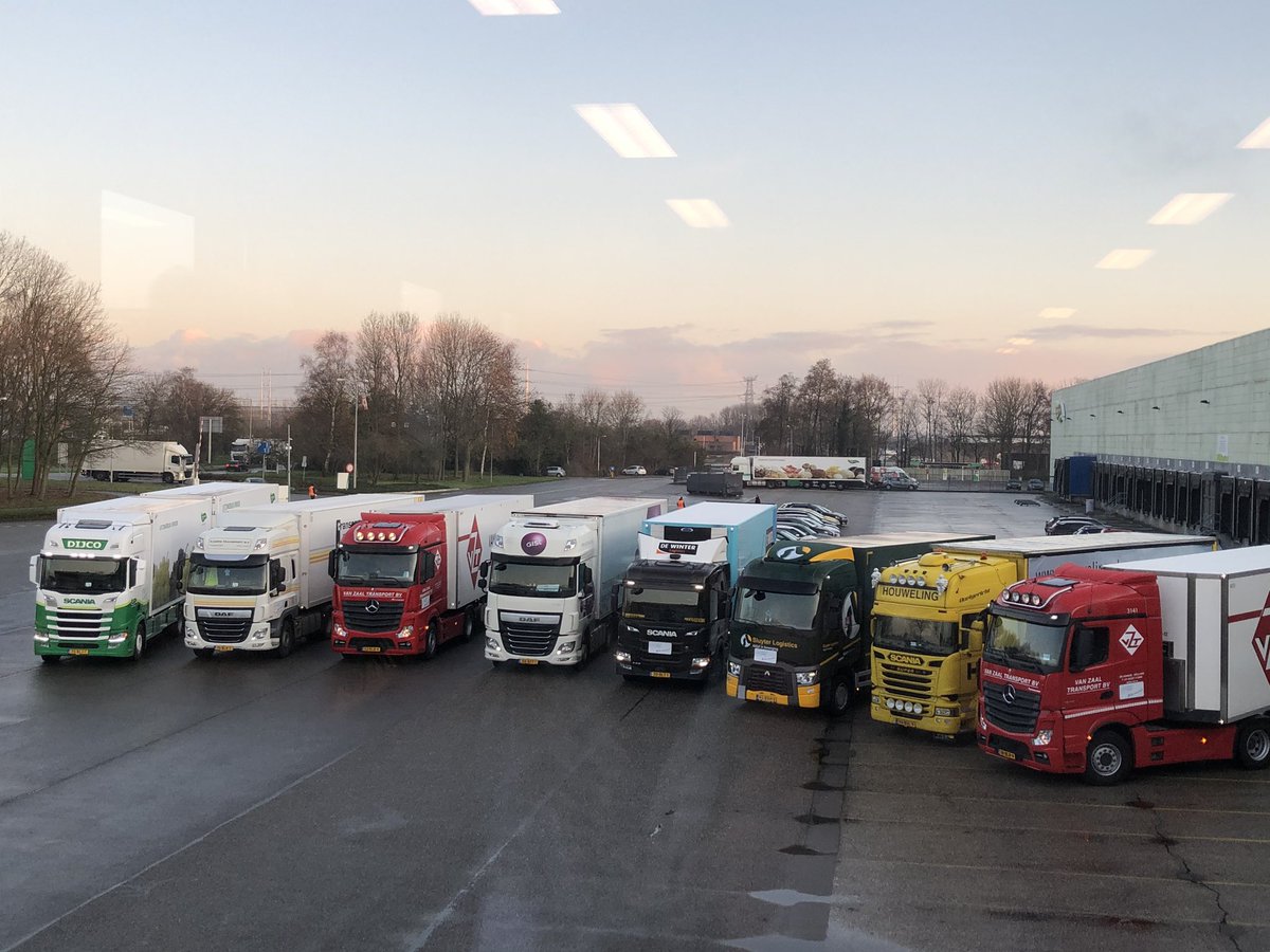 ArendsKathy's tweet photo. Start Connected Transport Corridor op de N209 in @Lansingerland Prachtige innovatieve ontwikkeling voor de transport/ logistieke sector! #A12corridor #minderCO2 #kostenbesparing #doorstroming #LSLontwikkelt https://t.co/ornZCvkH4h