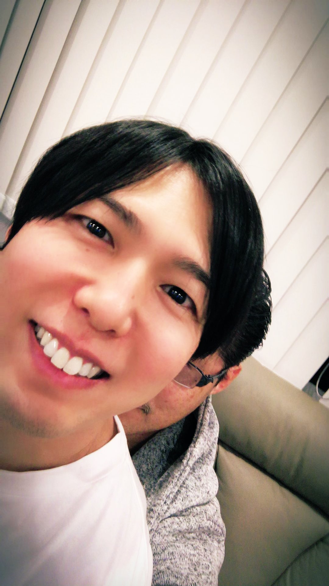 تويتر 小山剛志 على تويتر 可愛い写真を載せたのにあまり効果がない こうなったら奥の手を使う 身体は俺 顔は神谷浩史 これは 可愛いはずだ T Co 49seqfwnyz
