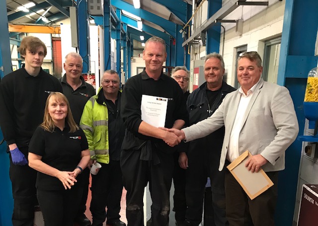 quartzelecltd's tweet image. Congratulations to Rob from our #Sheffield operations, celebrating 30 years of outstanding service! Thank you for your hard work and dedication! #30yearsservice #RecognitionAndReward #UnparalleledInEngineeringServices