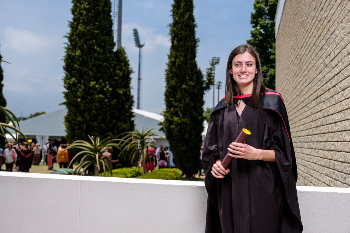 Sarah Selkirk is the recipient of the 2019 S2A3 medal for the best #MSc student at <a href="/StellenboschUni/">Stellenbosch University</a> &amp; she completed her MSc in #mathematics in only one year! Well done! #WomenInSTEM <a href="/NSC_stellies/">Stellenbosch University NSC</a> @hudsonparkhigh