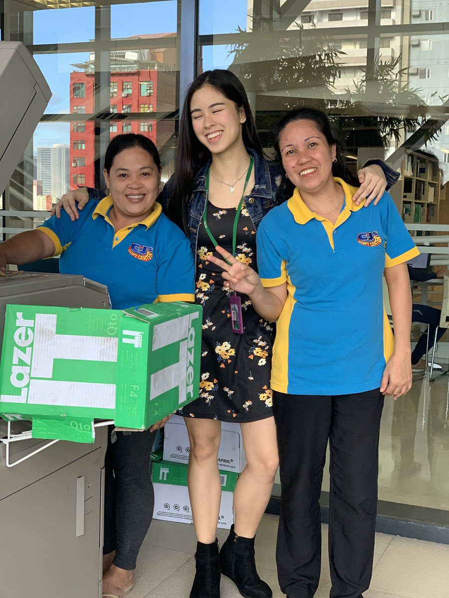 KissesDelavin's tweet photo. With the beautiful muses of DLSU Henry Sy Library 8th floor 😍💖 Sali din daw sila 😃 https://t.co/QKsz5wfA65