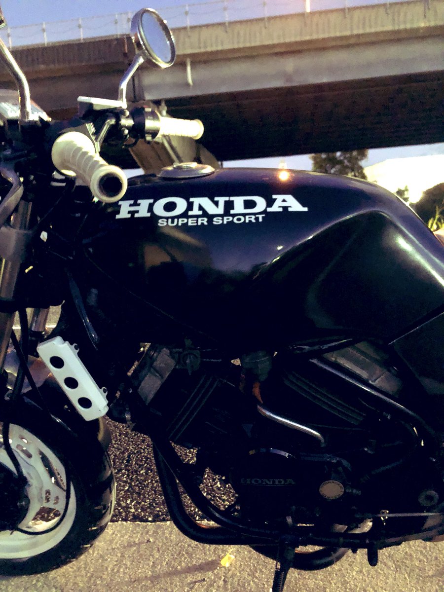 96bbb96's tweet photo. 仕事おわって久々に乗ろおもて2ヶ月ぶりに走ったけどセル1やし調子良すぎてびびる。。。笑 https://t.co/NArPdrmwIo