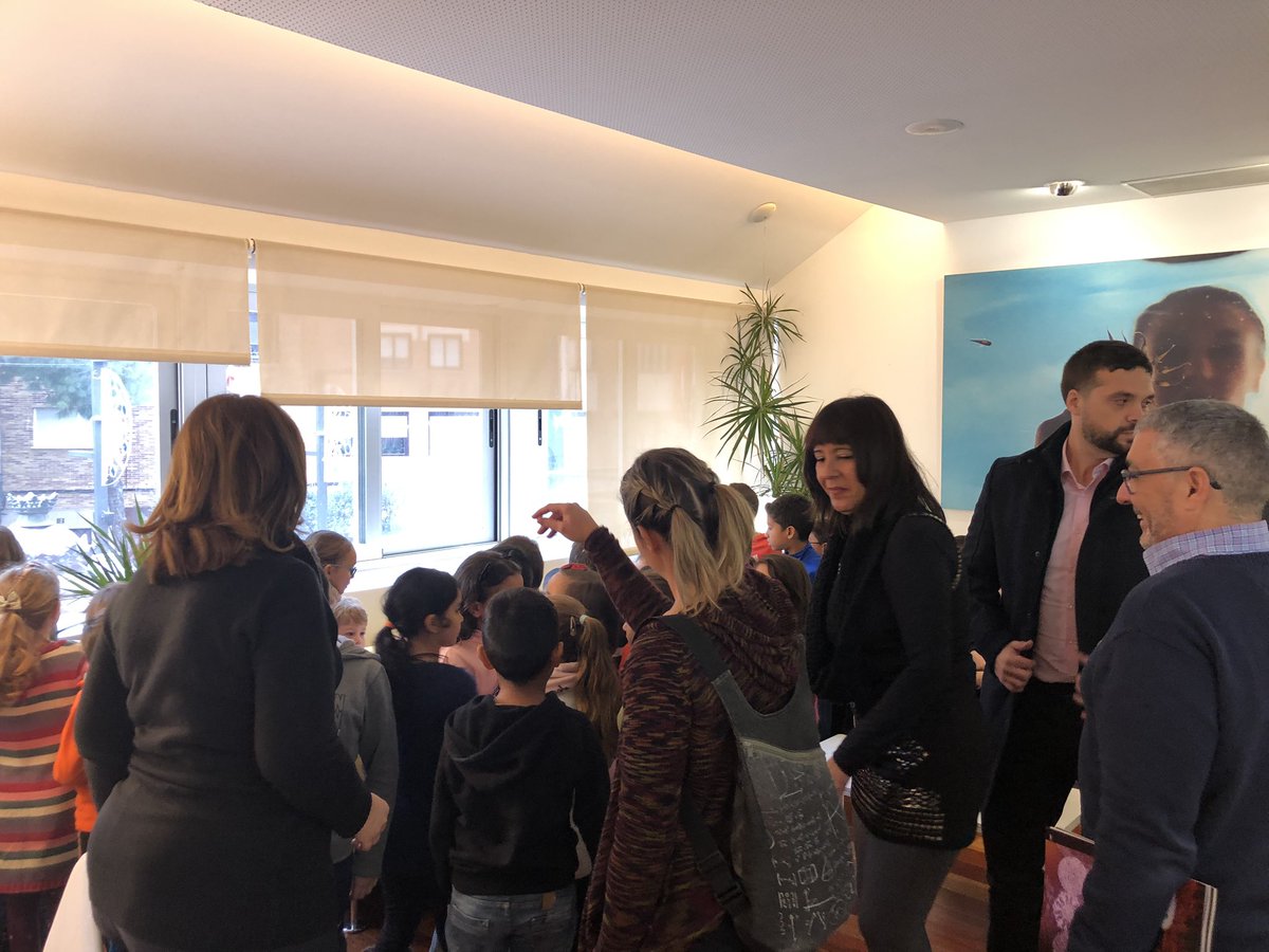 🏫 Hoy, hablan los más pequeños del CEIP Ramón y Cajal, que vienen a traer sus proyectos y propuestas al Ayuntamiento de #Alcorcón.

😊 Los protagonistas son ellas y ellos.