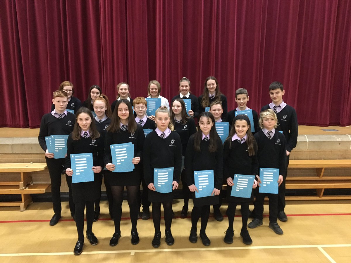 Congratulations to all pupils who competed in the West Myrddin Urdd swimming Gala. All winners will be competing in the urdd national gala at the national pool in Cardiff on January 26th!🏊🏻‍♂️🏊🏻‍♀️🏅