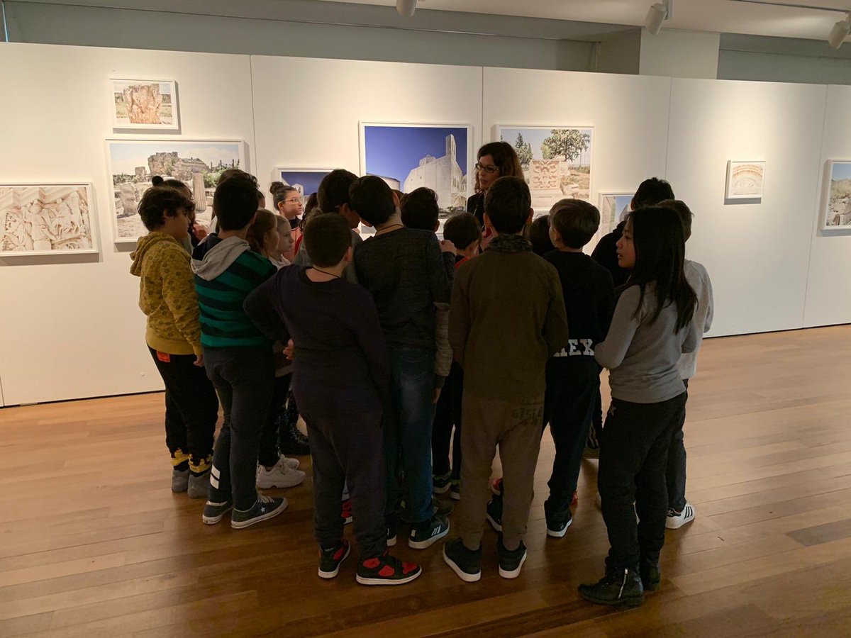 FondazioneDZ's tweet photo. In 2 giorni 100 alunni delle scuole elementari dell’IC4 di Forlì in visita alla mostra #Gradazionidiluce e al laboratorio “rifai a collage la foto” con i tessuti della #DZTextile. 
Sempre una magia la loro allegria. 
#DZEngineering https://t.co/plOdlk1nFz