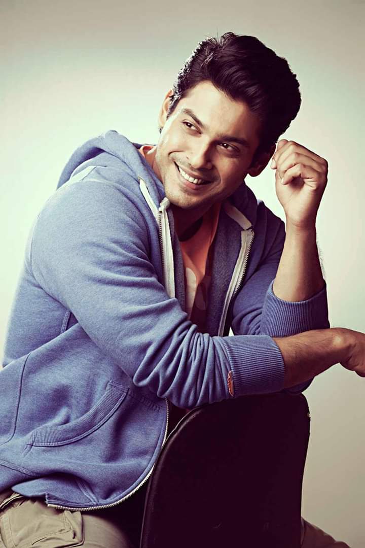 Happy birthday siddharth shukla sher ho ap bigg boss Kay real insan ho jo dil mein hai wo muo pay 