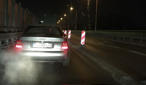 MotoSygnaly's tweet photo. #Poznań północna nitka mostu Lecha otwarta - to wiadomość dobra. Zła jest taka, że w stronę Swarzędza zwężona Lechicka i most Lecha - można przejechać tylko jednym pasem... czyli jest gorzej niż było 🤷♂️
#DW430 Mosina - Puszczykowo - kolizja i utrudnienia korek w stronę Poznania. https://t.co/NB3P4fif73