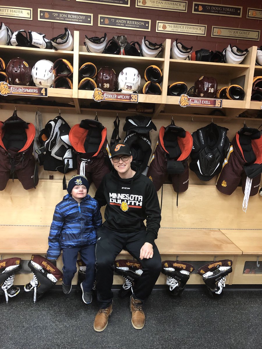 SpruceGrover's tweet photo. Our old @sgsaints billet boy @Pistol_9Pete was named Collegiate Athlete of the year at the Minnesota Sports award gala. They take college hockey serious down there. This award is a big honor for anybody to win more less a kid from Irma AB. Congrats Parker!  Well deserved! https://t.co/MxkuckeW8h