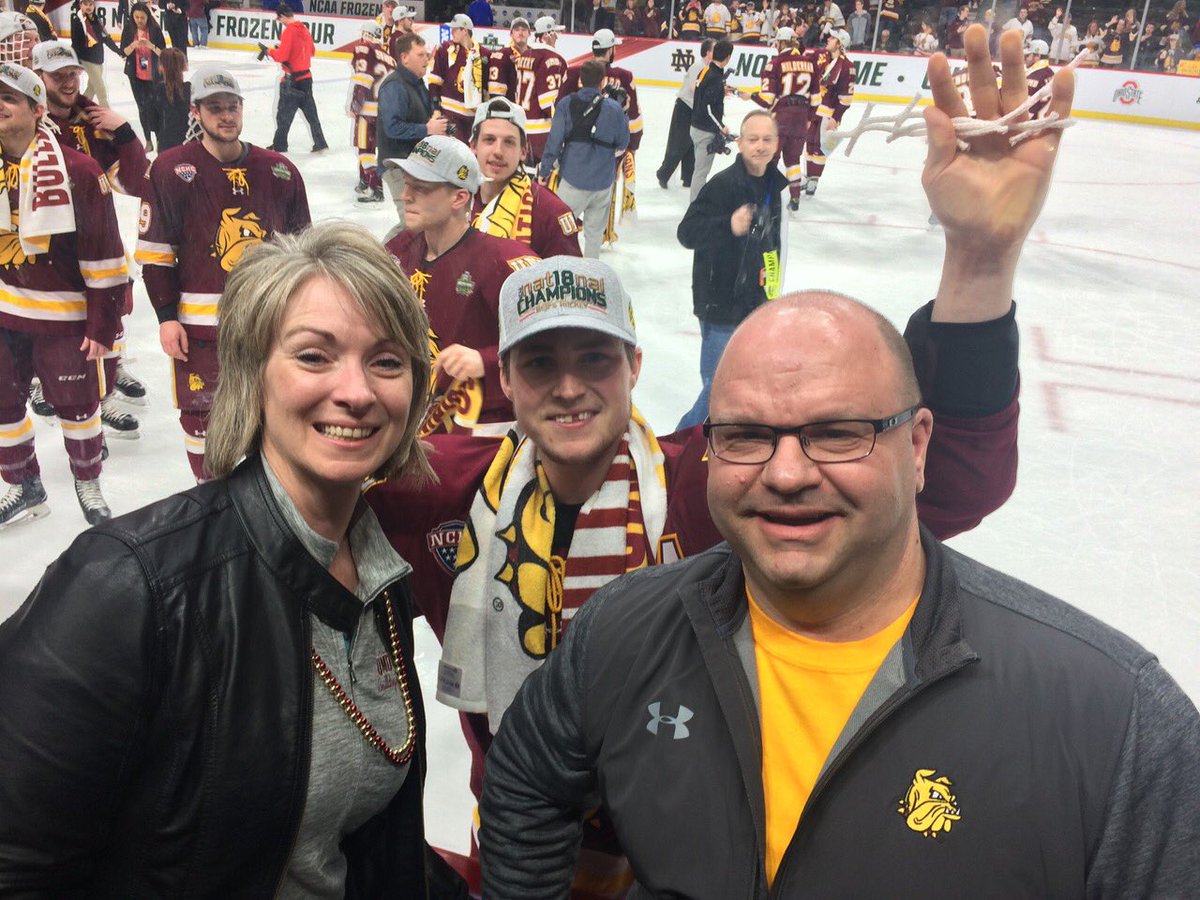 SpruceGrover's tweet photo. Our old @sgsaints billet boy @Pistol_9Pete was named Collegiate Athlete of the year at the Minnesota Sports award gala. They take college hockey serious down there. This award is a big honor for anybody to win more less a kid from Irma AB. Congrats Parker!  Well deserved! https://t.co/MxkuckeW8h