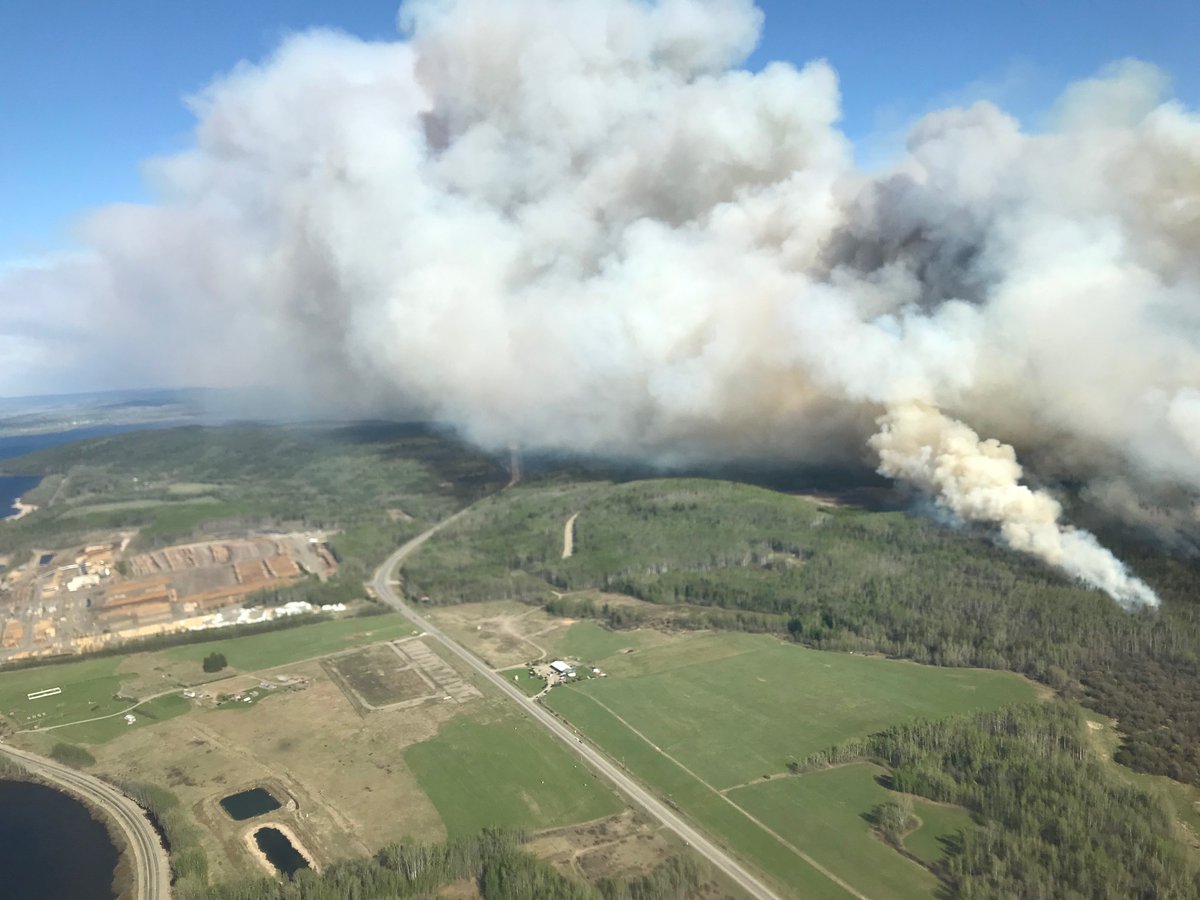 firescapefps's tweet photo. Although BC's #wildfire season is not officially over, it feels like the season has come to a close as we can report for the first time there are no active #wildfires in #BritishColumbia. Photo: Fraser Lake Mountain, courtesy of BC Wildfire Service.
#fraserlake #fortfraser #lejac https://t.co/OetXdhnqSp