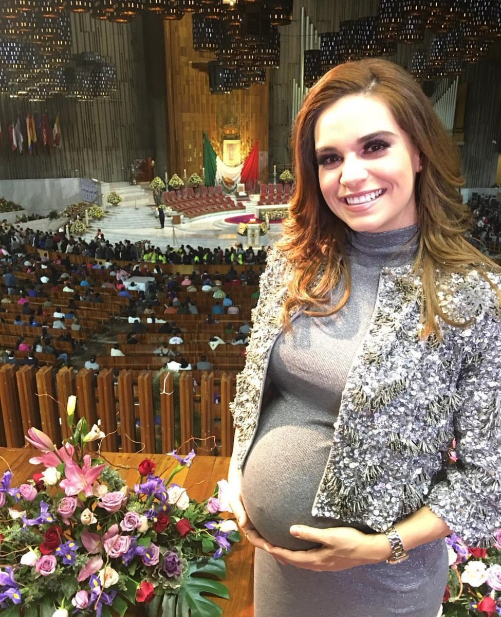 ClubTaniarinGT's tweet photo. Recordando este hermoso momento de @taniarin, como si nada han pasado 3 años. https://t.co/YA5FdkuVhL