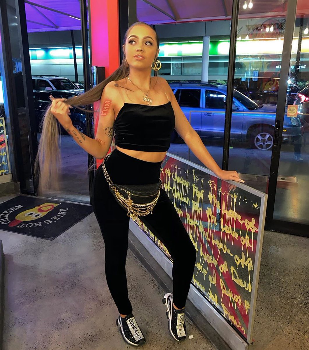 scambrat's tweet photo. I always get what the fuck I want. I want 1k a day bitch. https://t.co/5UtBuwJXQ7