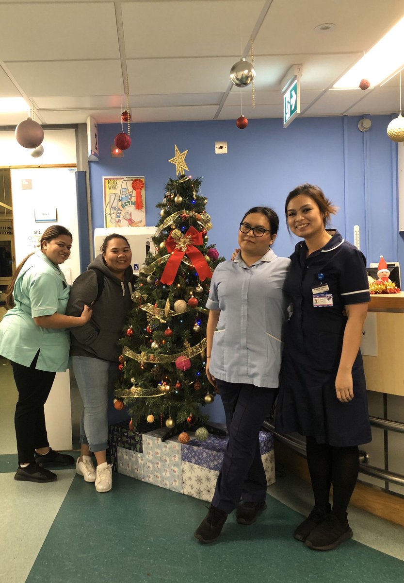 loretapeneyra's tweet photo. It’s raining baubles! Seeing our patients walking along the corridor with a big smile on their faces — we have won already.
Good job Team Keats! Happy Christmas!
#KHFT #TeamKeats  @e53ba2db164944b @DrabwellJulie https://t.co/DOlUpvWaaG