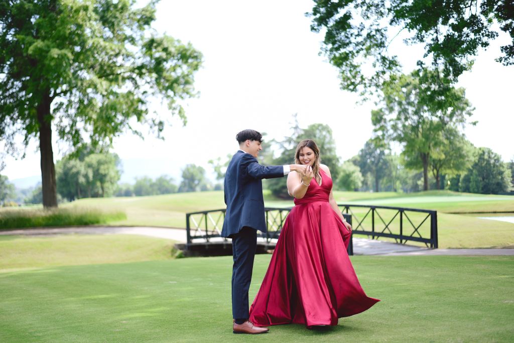 IdeasSize's tweet photo. 10 Amazing Plus Size prom Dresses for 2020 https://t.co/cqUBBFqHaW https://t.co/6LLx7HyIG1