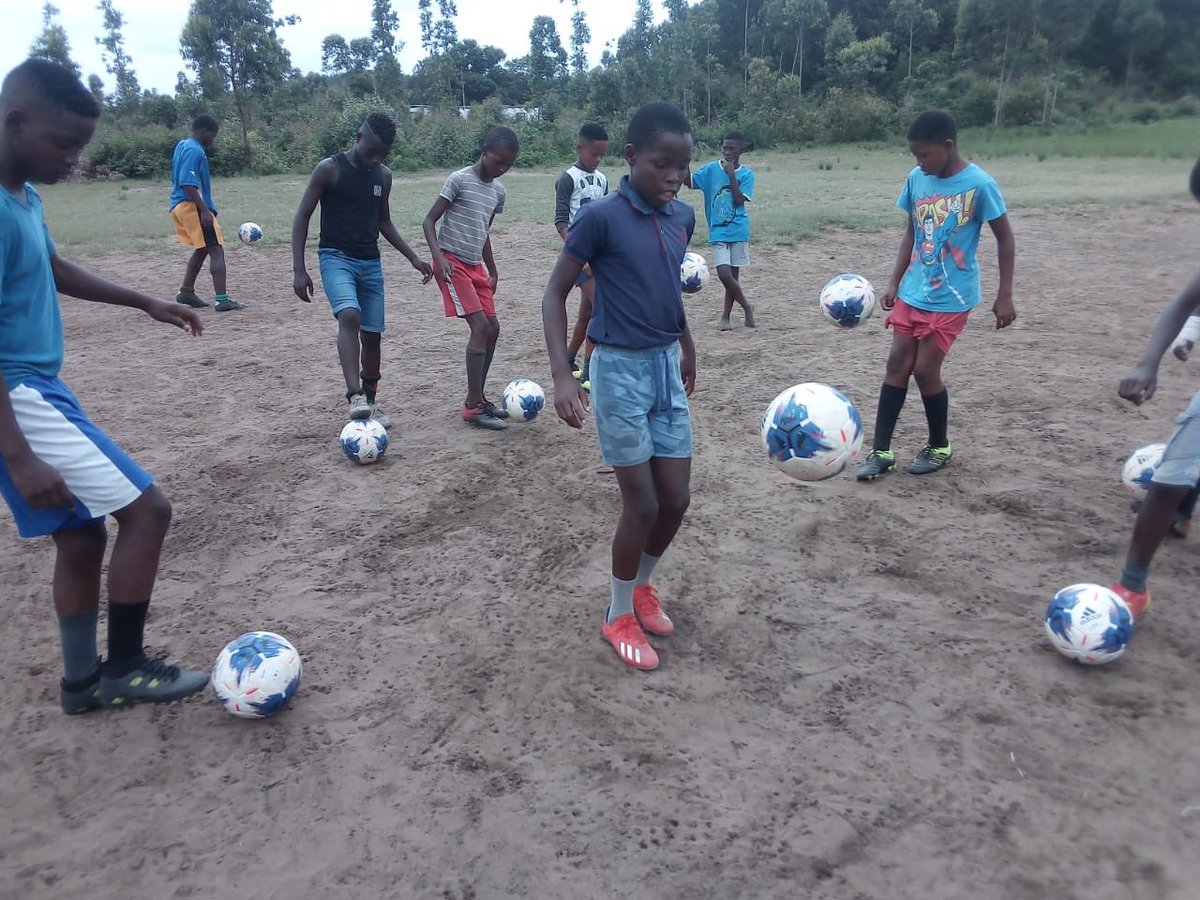 nozifoundation's tweet photo. We donated soccer boots and balls to Nkunzebomvu FC, eGoyintethe through the help of @adidasZA This team is number 1 in their local LFA log and they will also be participating in the First Annual Nozibusiso Sibiya Football Tournament 🙏🏽⚽️❤️ https://t.co/QyCeVH9OH2