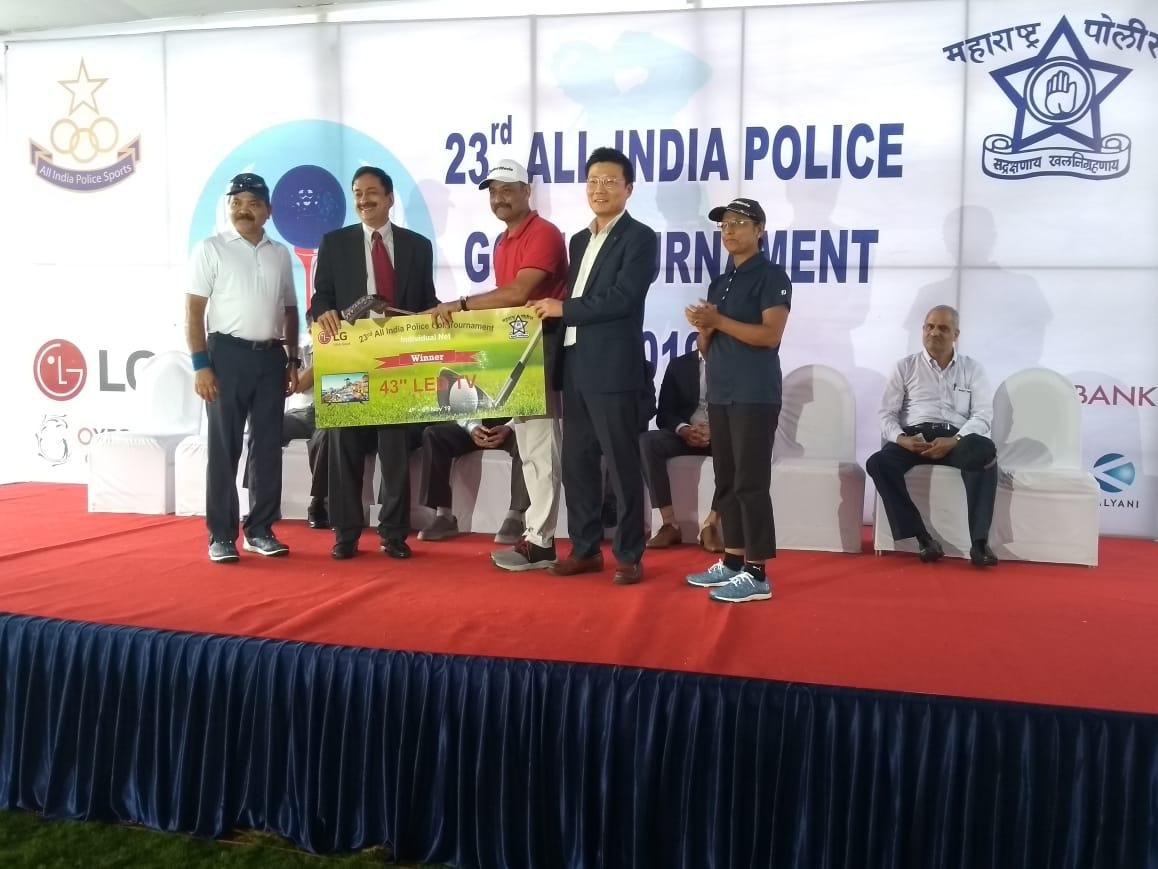 229_CRPF's tweet photo. Another feather in the cap of #229Bn
CRPF secured 1st position in Stable Ford to win All India Police Golf championship in net Scores. Sh Vivek Bhandral, Comdt 229 Bn played excellent Golf to earn this title. He was adjudged individual winner in Net and 1st Runner Up in the Gross https://t.co/7xPynQX9hs
