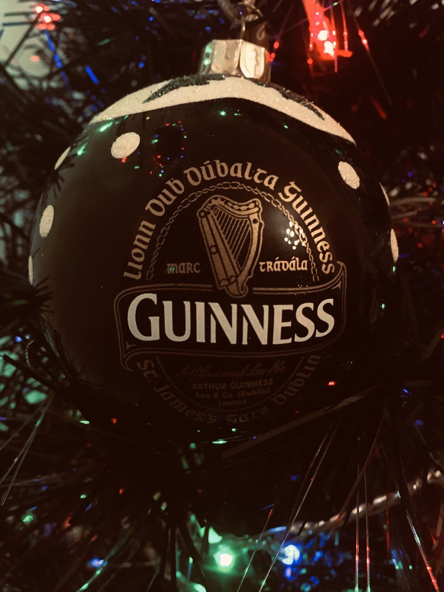 looby_lambchop's tweet photo. Good morning ! My fav Christmas bauble on #tree2 . Happy ThirstyThursday 🤘🏻 https://t.co/I5hy9fOwB0