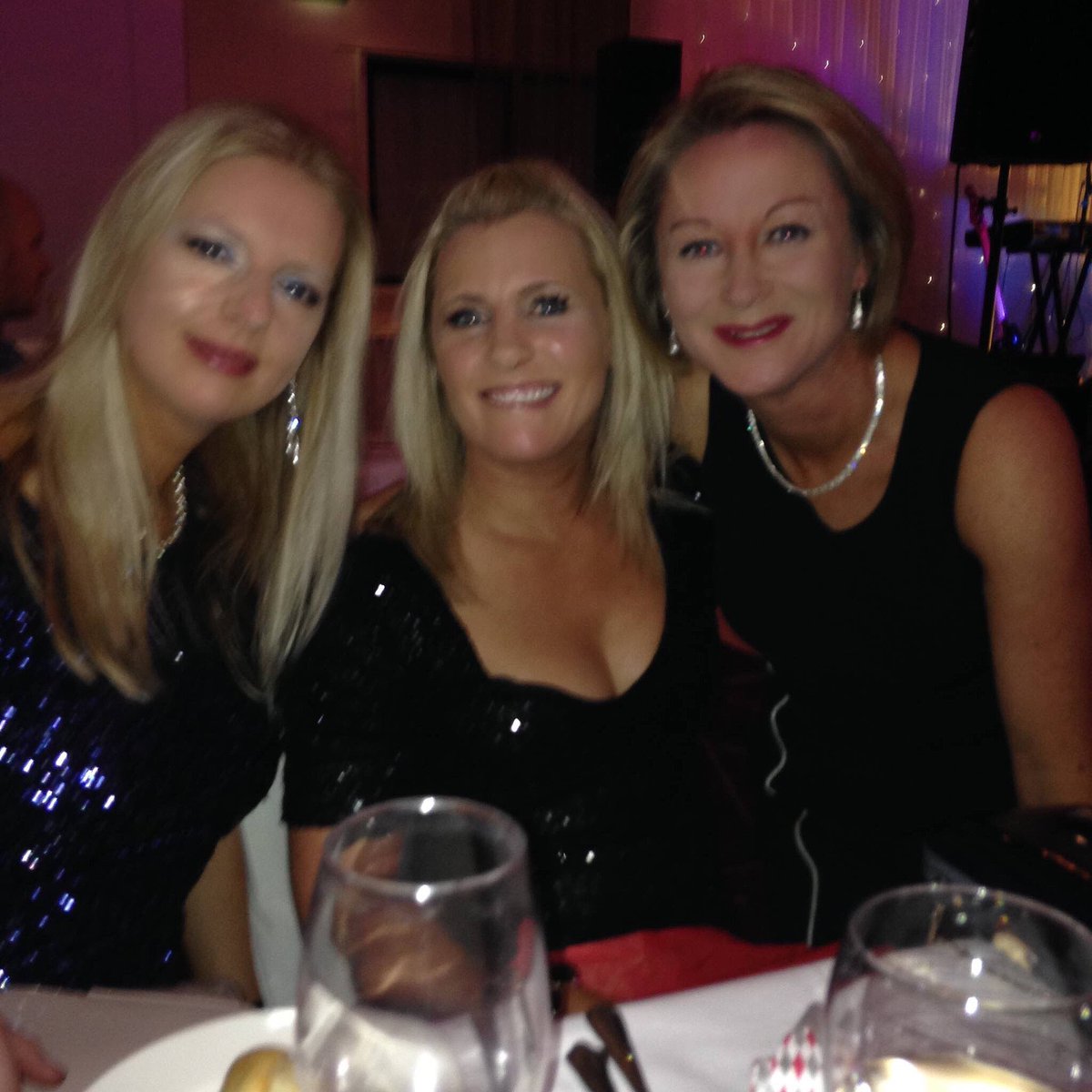 karenkellytae's tweet image. #memories #christmasparty #messynight #nonethisyear #3yearsago