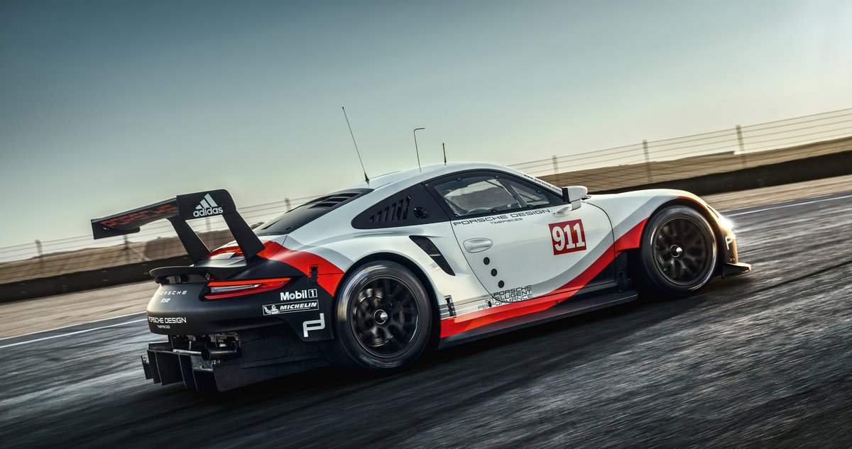 Pikfreeir's tweet photo. #porsche #side_view #wallpaper #background #pikfree #freepik https://t.co/UZtJydZbWH