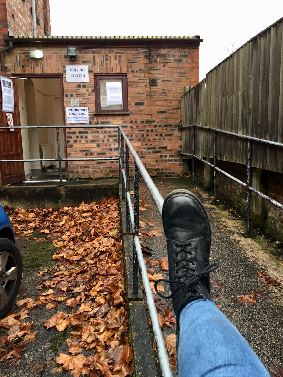 ohcalamityyy's tweet photo. get it fuckin done #legsatpollingstations https://t.co/2Zb9NhXAhS