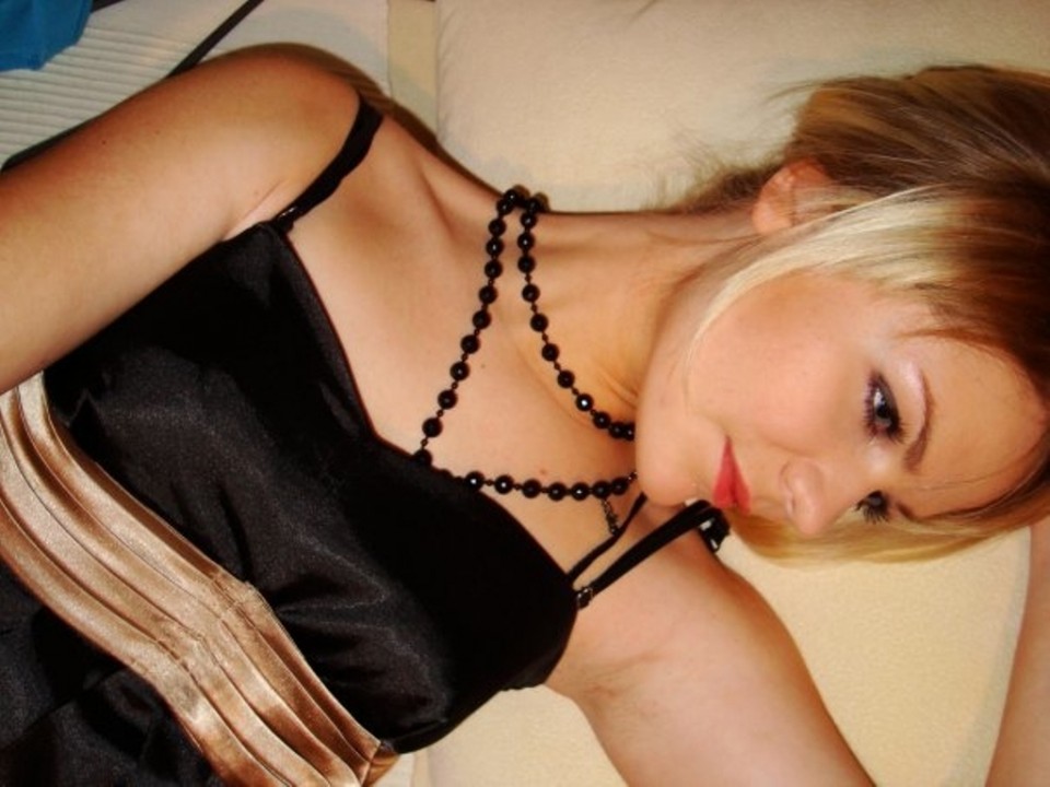 CamContactsfr's tweet photo. OhSandraBanana est #live et a ta disposition #livecam dependance #beautiful https://t.co/oa0mo4yXSZ https://t.co/vHzHHxC4dM