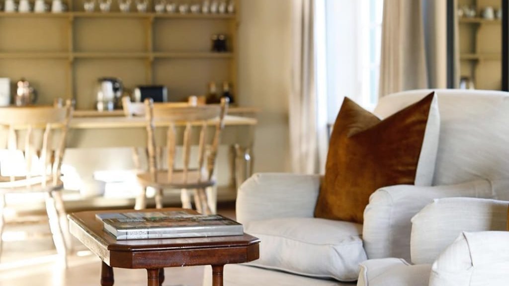 BoschendalFarm's tweet photo. Eager for a taste of luxury farm living, paired with an evening of phenomenal fine dining? Look no further🥂
Your stay will include daily breakfast, dinner at The Werf Restaurant, a complimentary wine tasting and farm tour: https://t.co/yNQw8EBzvf
#gourmetguide #foodiestay https://t.co/7D3vQul50e