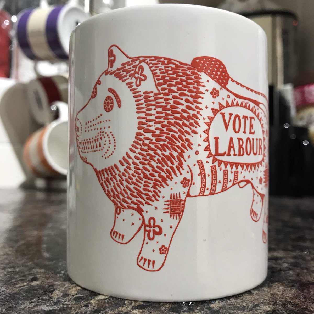 Grayson Perry mug this morning, I think. ✍️ 🌹

#graysonperry #vote #votelabour #votetactically #nhs #voteforhope #toriesout #makebritaincompassionateagain