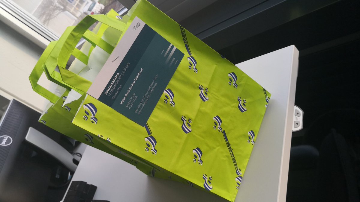 Herzlichen Dank für die Gipfeli vom PLAIN IT Team. <a href="/StadtThun/">Stadt Thun</a> <a href="/KonradHaedener/">Konrad Hädener</a> <a href="/RaphaelLanz/">Raphael Lanz</a> #DialogRathaus