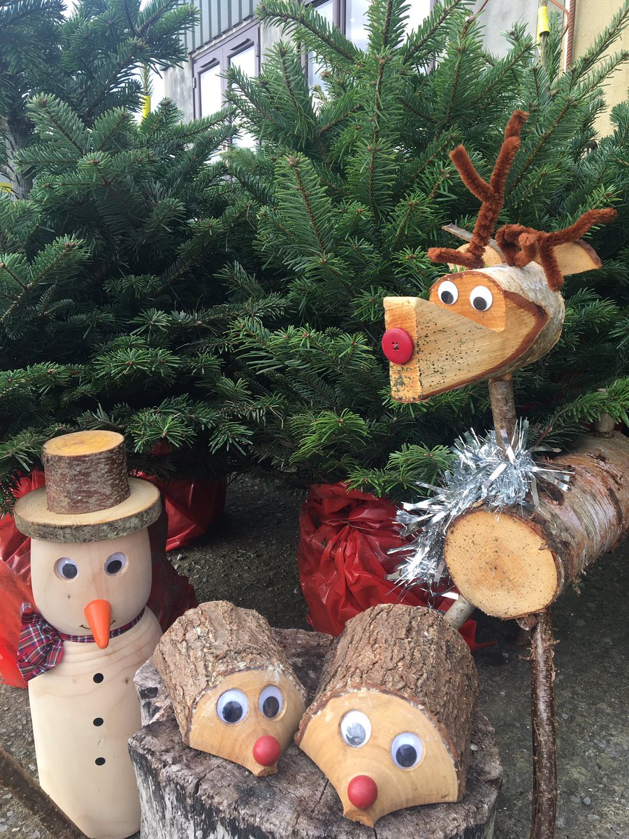 🌲Another load of our own homegrown freshly cut trees arriving at the Shop yesterday! Lots of great foody gift ideas and PYO hampers! 🌲