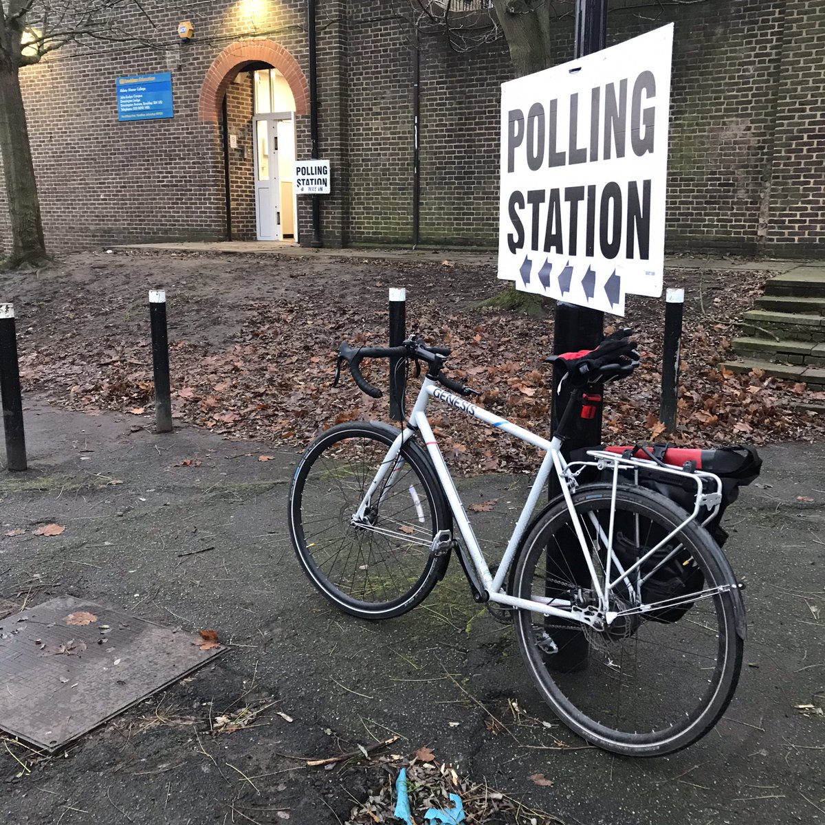 Edward Hill tweet media