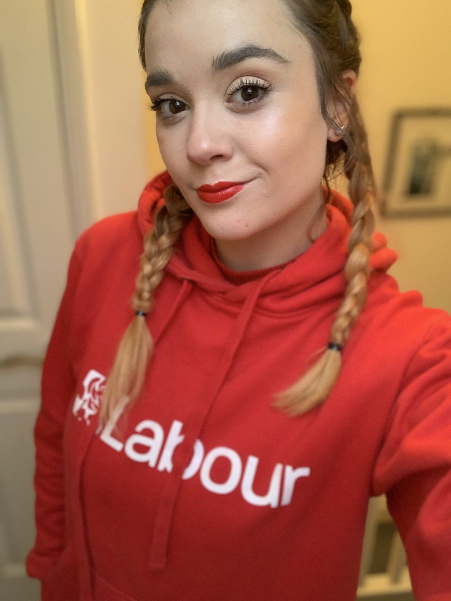 LucyAtkinson_'s tweet image. French plaits, red lipstick and labour branding, must be polling day! Ready to make a Chipping Barnet a Labour gain! 🌹 #GE2109