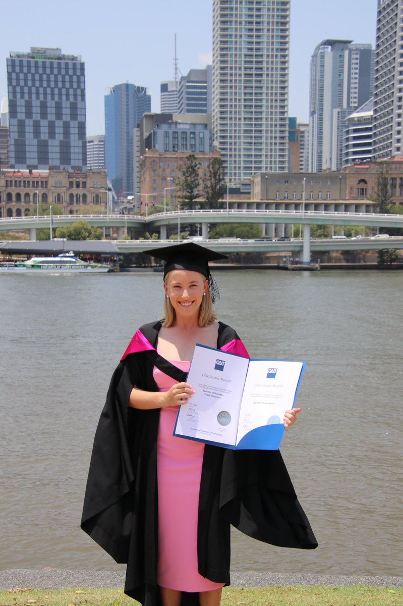 Chloe Maxwell tweet media