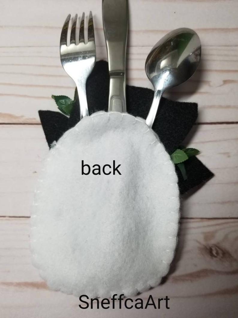 Holiday Snowmen Silverware pockets, set of 12, Winter Party, Holiday Table, Cutlery Holders, Tableware Holders, etsy.me/2YI9Jih via <a href="/Etsy/">Etsy</a>  #festive #flatwarepockets #flatware #tableware #snow