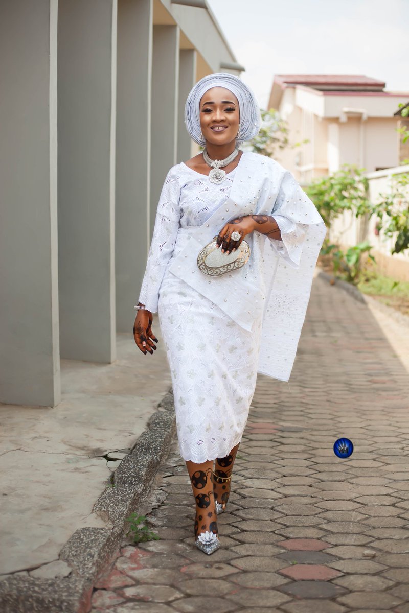 hands_image's tweet photo. A PERFECT WINE made in Heaven for "Bamba" alone ! ~BM19~
®CONGRATS MRS. BAMBA @ed_bamba
`BAMBA Weds MARIAM
@©2019.
#hiddenhands 
#hidden 
#HiddenHandsInnovations
Wedding Bells
#2019
#BM19 
@hamza_the_third @anwar_sadat_phd_ @mr_kossam @fair_akosua  @baabaedmund https://t.co/9RlM8NnPOK