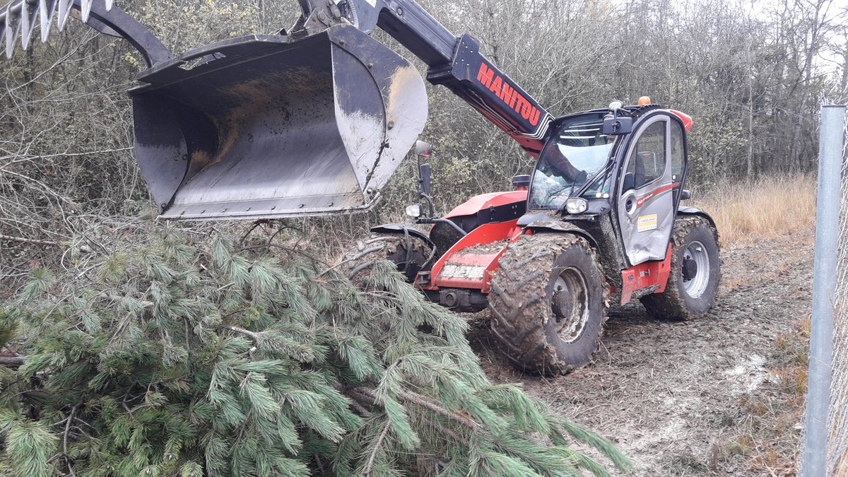 Débardage de résineux invasifs pour ré-ouvrir les prairies et favoriser le développement de la biodiversité locale sur les coteaux de Couscouil adjacents à l'ISDND du Pihourc
En partenariat avec le <a href="/CenMidi/">CEN Midi-Pyrénées</a>