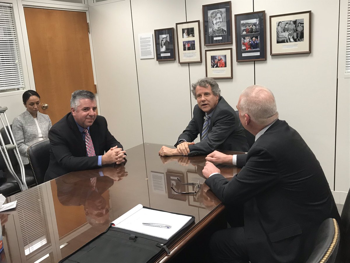 ohiobankers's tweet photo. Thanks @SenSherrodBrown for meeting with @ohiobankers  We always appreciate our time spent together https://t.co/vYtx7BA2xv