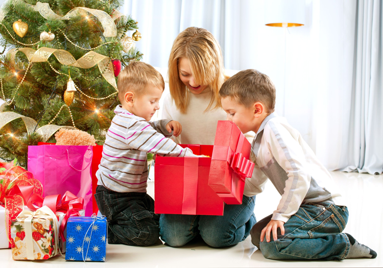 The festive season can be one of the toughest times for separated parents. Here's our 5 Top Tips to guide you though and even make some positive memories. Yes, really!
bit.ly/2EbQzYS #familymediationleeds #divorce #coparenting #toptips #Christmas