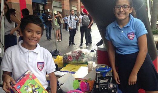 zonaescolar's tweet photo. Recientemente, Zona Escolar y @LaMega107 realizaron su tradicional recolecta de Juguetes a beneficio de los hogares de cuidado #MiniRise y @fundaepekeina. Asimismo, diferentes familias se unieron para colaborar con esta noble causa. +INFO: https://t.co/T01qlzVuST #Yeah #Venezuela https://t.co/govAFaB7qb