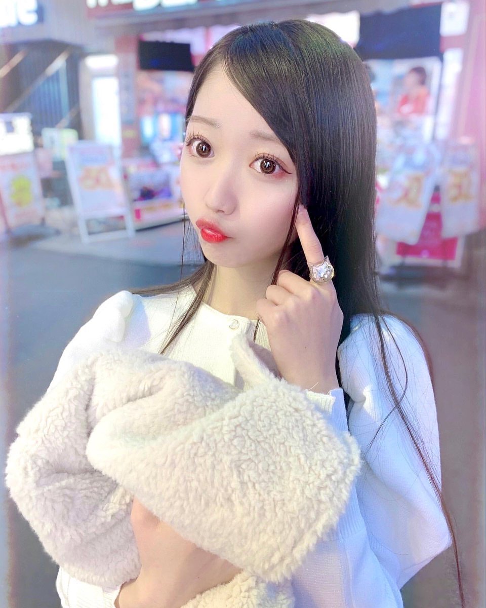 aonamichan's tweet photo. 推しメンに似合いそうだな、って思って選んで贈ったものが、推しメンの元に届いて、身につけて写真撮ってもらえるなんて、こんな幸せがあっていいんだろうか…😢💗
ありがとう推しメン、やっぱりすごく似合ってます。 https://t.co/mtIasVNeE9